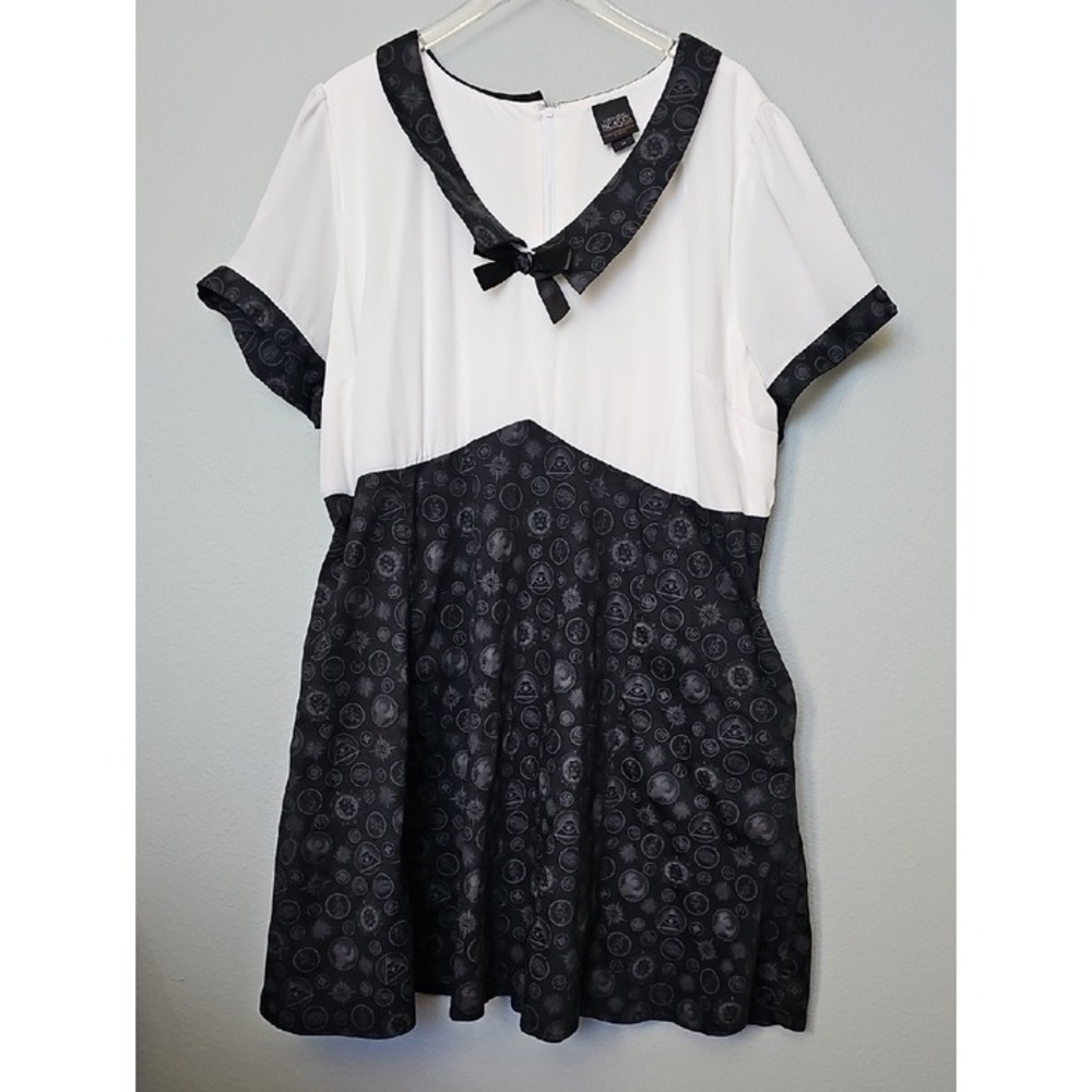 Torrid Fantastic Beasts Black White Peter Pan Collar Dress Plus Size 26 Pockets - Picture 2 of 9